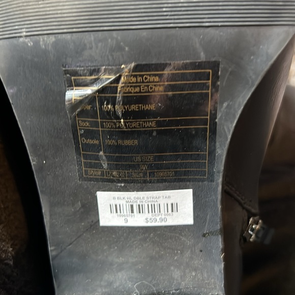 Torrid 9W Black, 3” heeled, side zip Booties - Picture 2 of 5